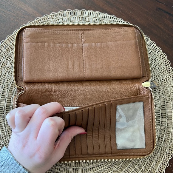 Michael Kors wallet - Picture 5 of 8